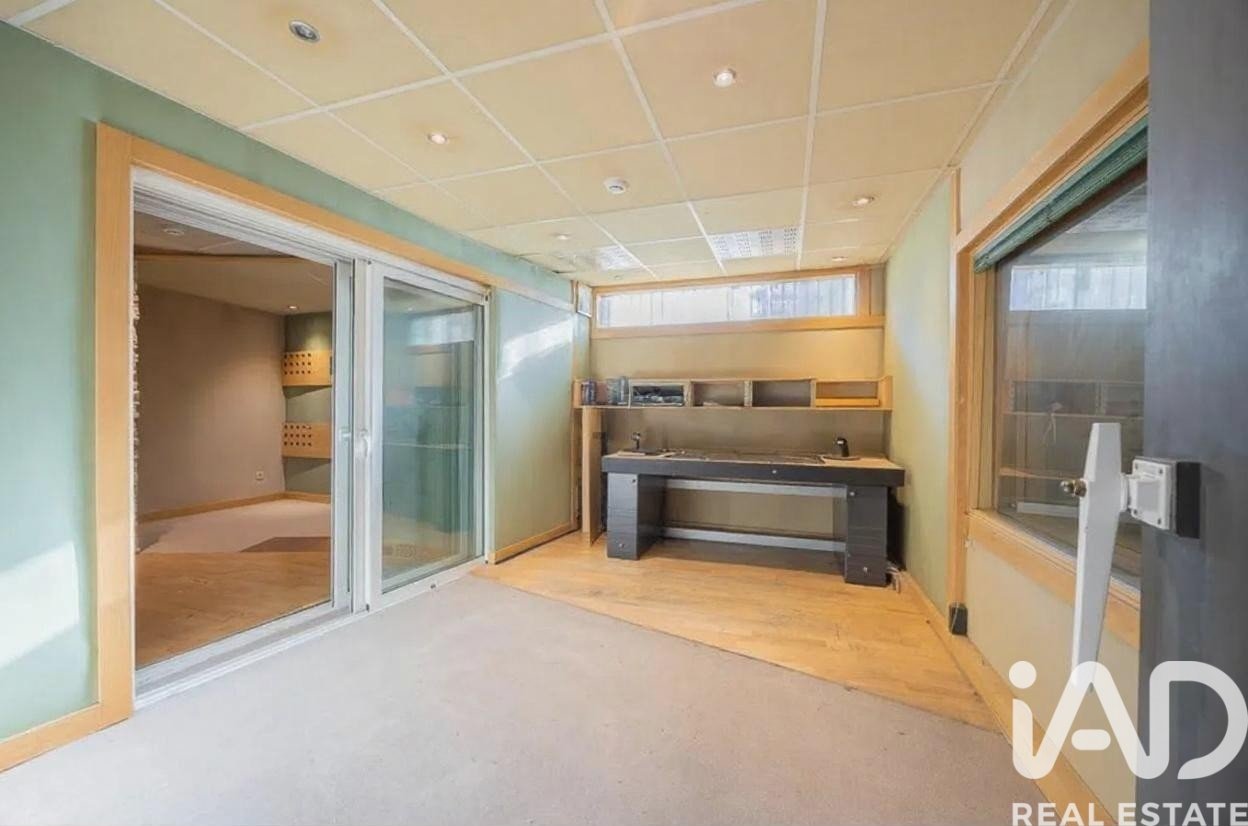 Propiedad comercial en Madrid, España 231 m2 No. 187633
