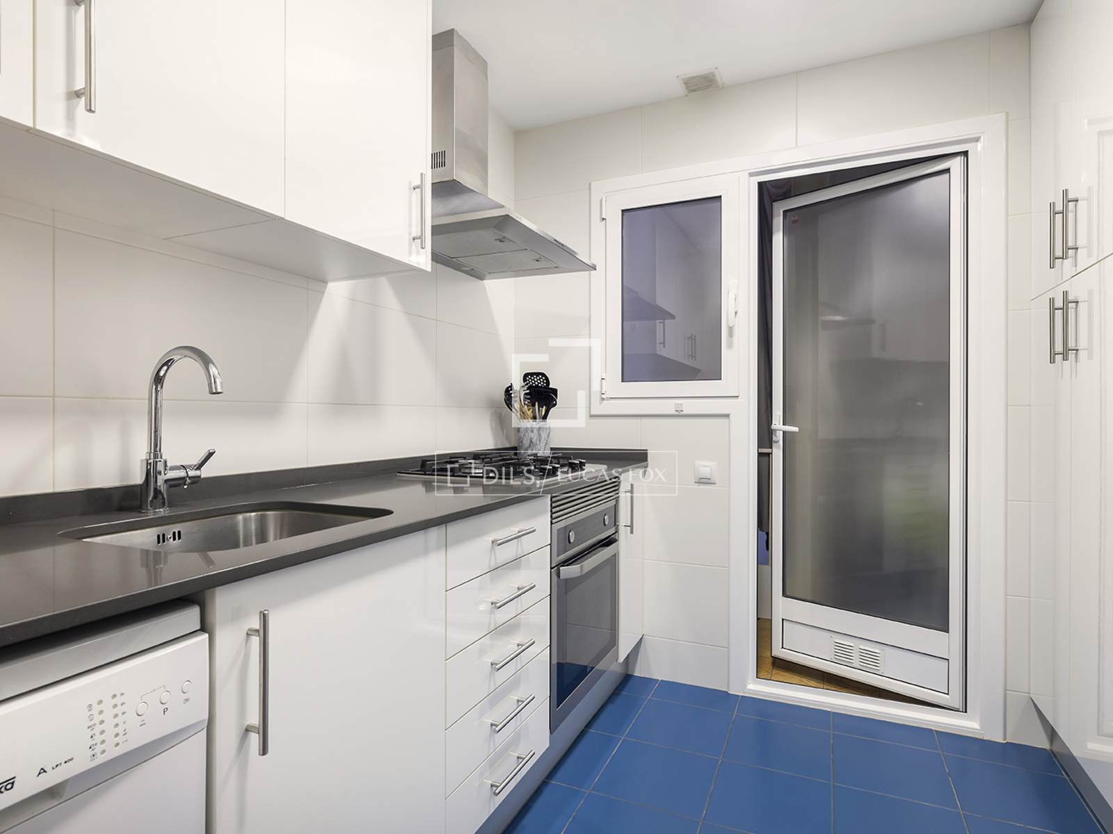 Квартира в Барселона, Испания 2 спальни, 66м2 №150479