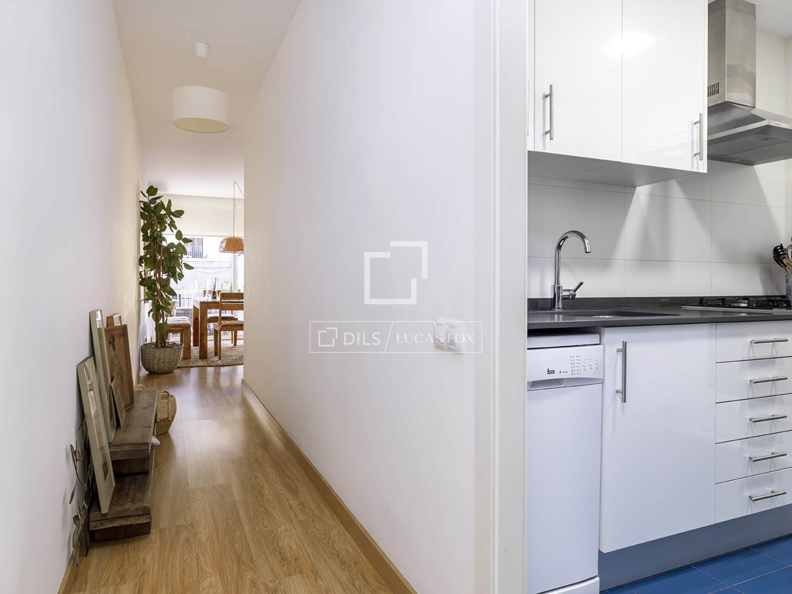 Квартира в Барселона, Испания 2 спальни, 66м2 №150479