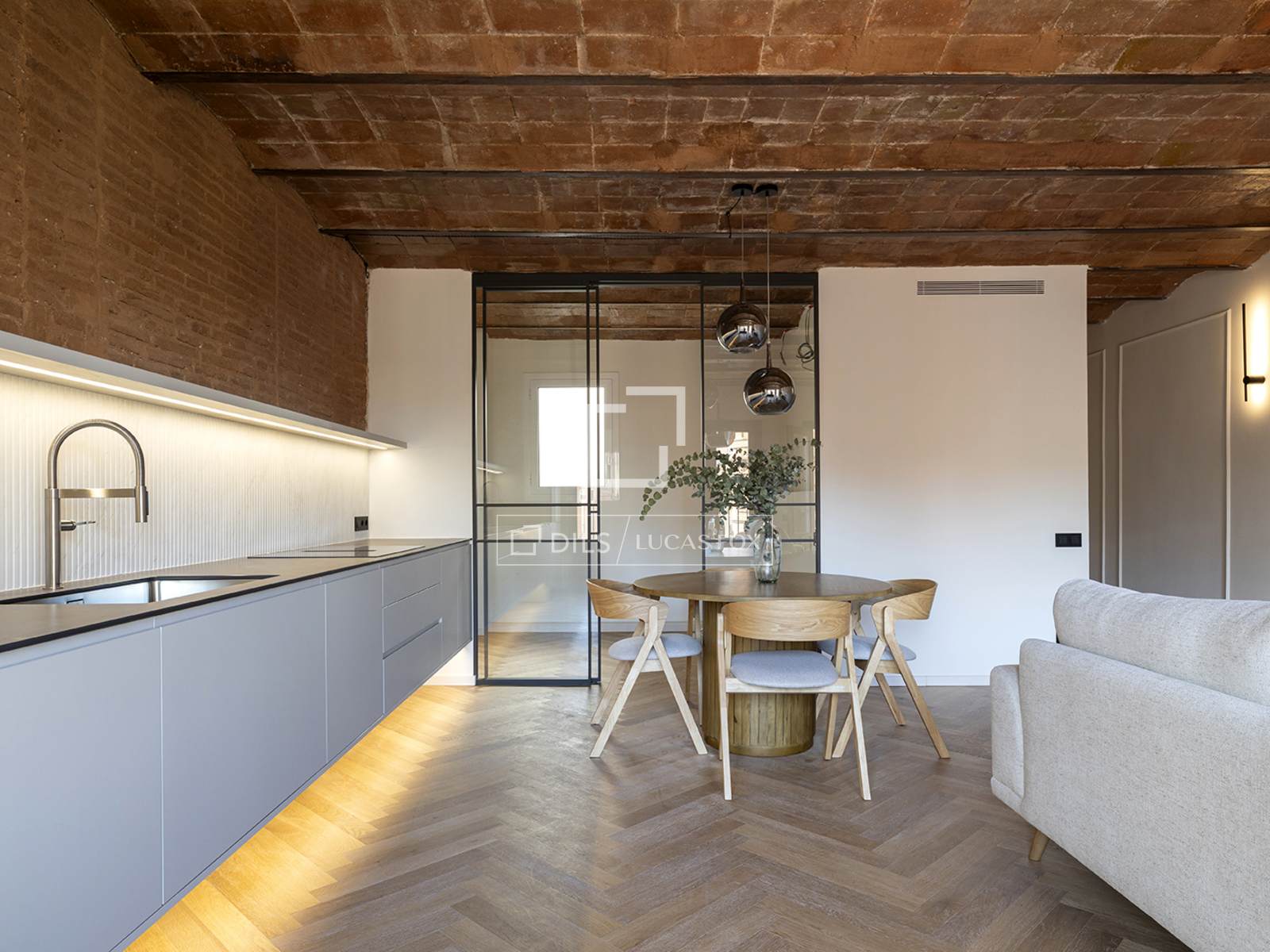 Apartment in Barcelona, Spain 3 bedrooms, 104 sq.m. No. 150475