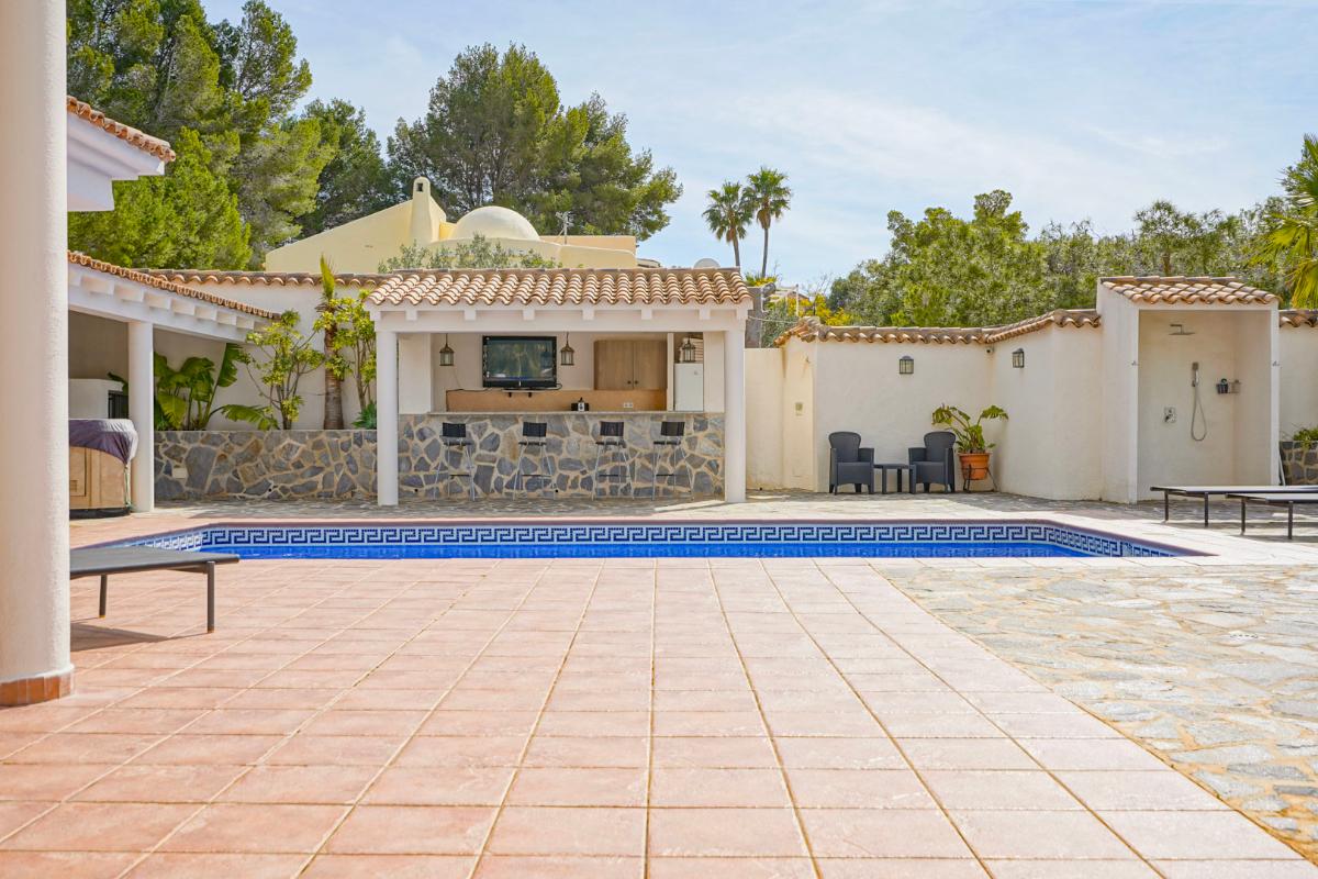 Villa in Altea, Alicante, Spain 4 bedrooms, 400 sq.m. No. 149034