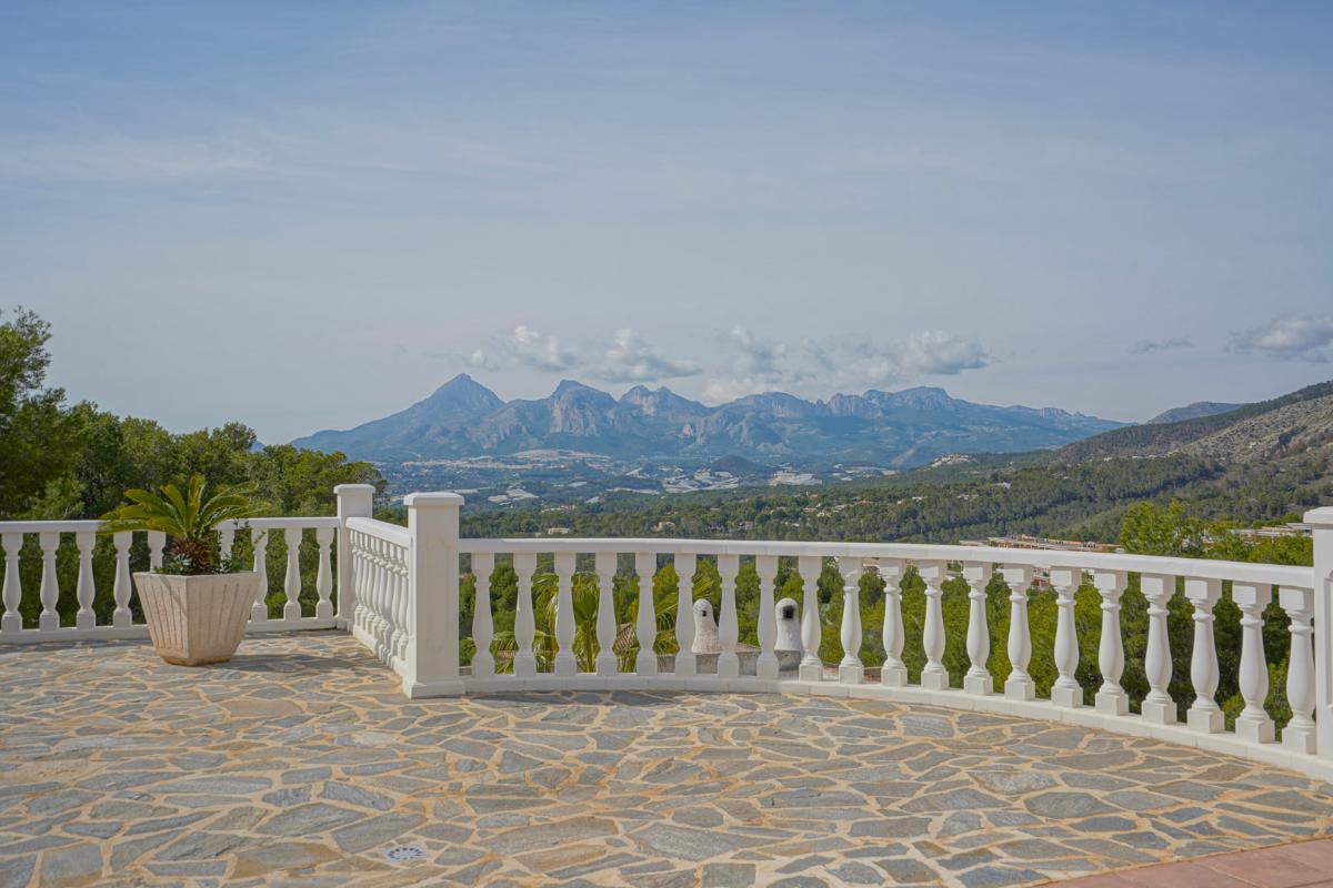 Villa in Altea, Alicante, Spain 4 bedrooms, 400 sq.m. No. 149034