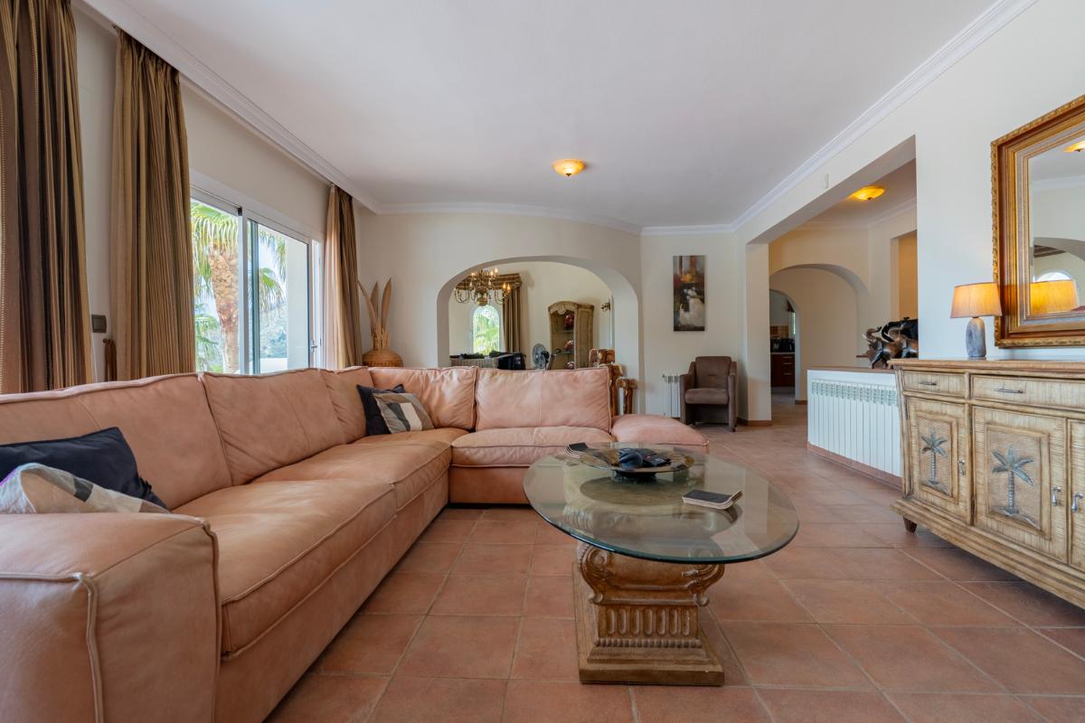 Villa in Altea, Alicante, Spain 4 bedrooms, 400 sq.m. No. 149034