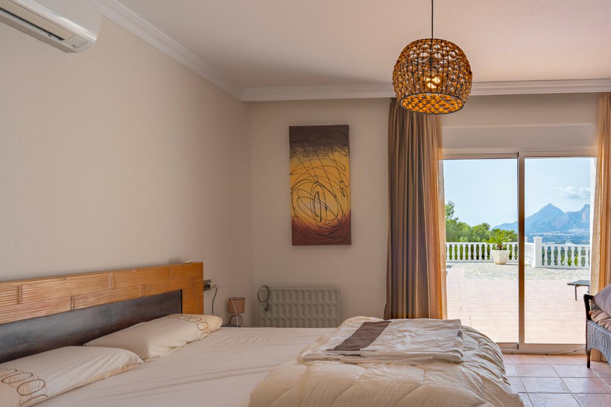 Villa in Altea, Alicante, Spain 4 bedrooms, 400 sq.m. No. 149034