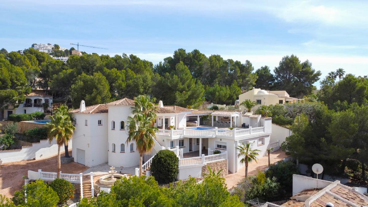 Villa in Altea, Alicante, Spain 4 bedrooms, 400 sq.m. No. 149034