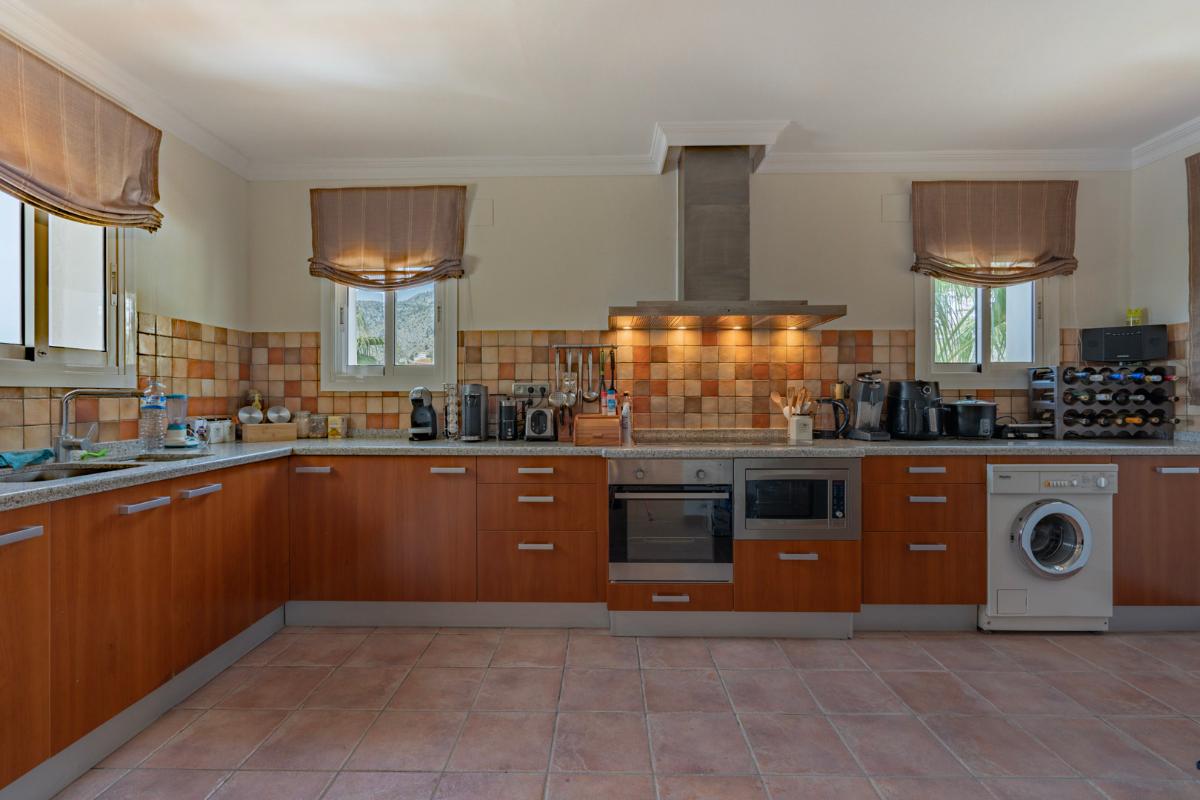 Villa in Altea, Alicante, Spain 4 bedrooms, 400 sq.m. No. 149034