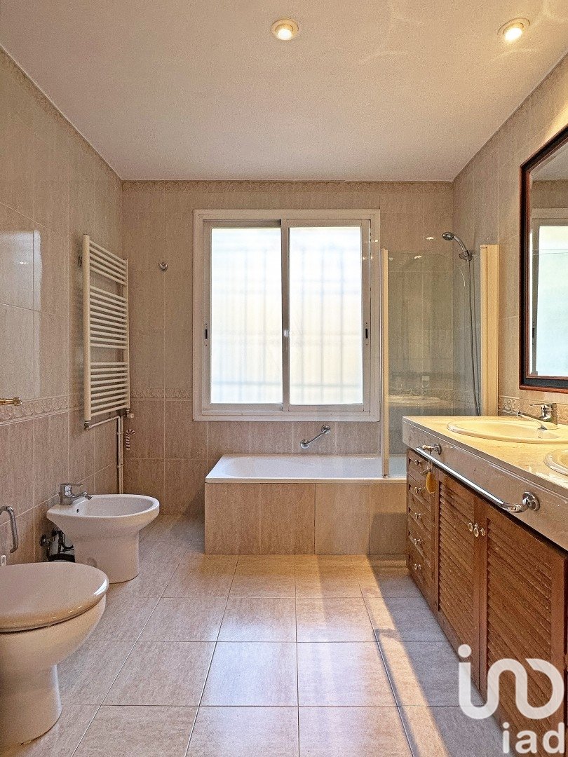 House à Barcelona, Espagne 5 chambres, 817 m2 No. 153773
