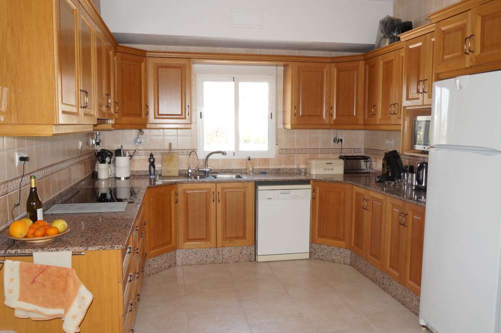Finca i Catral, Alicante, Spanien 4 sovrum, 235 kvm. Nr. 144771
