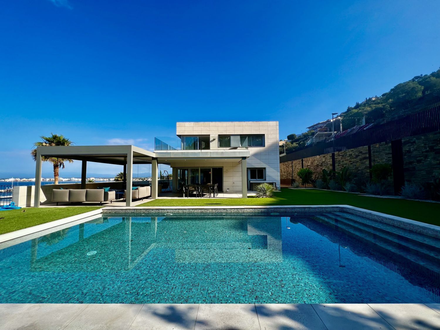 Casa in Spagna 6 camere da letto, 858 mq. N° 160734