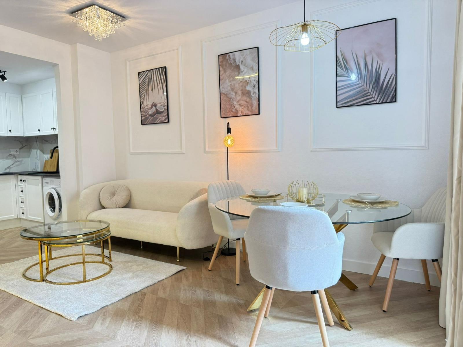 Appartamento a Torrevieja, Alicante, Spagna 2 camere da letto, 55 mq. N° 184394