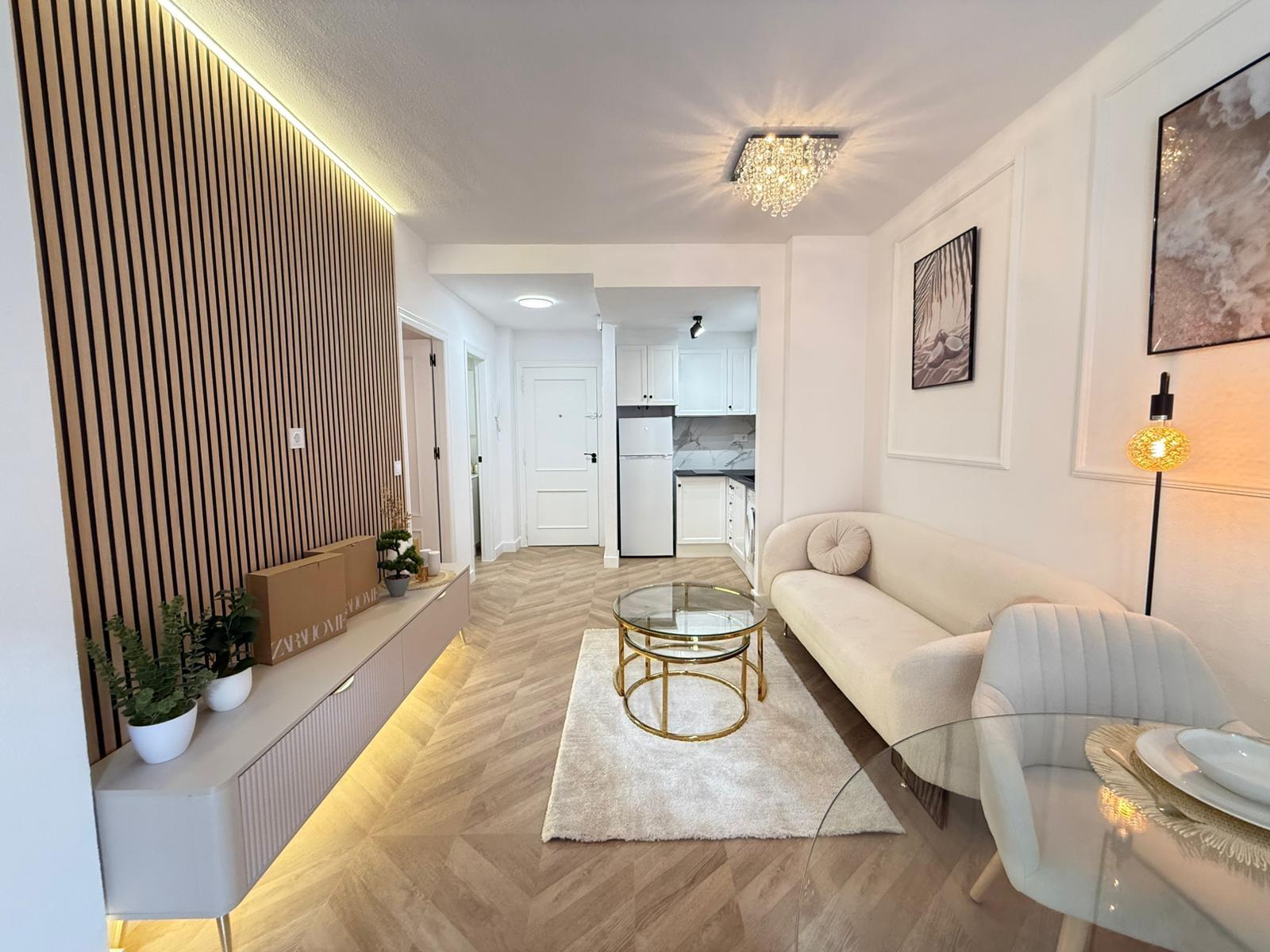 Appartamento a Torrevieja, Alicante, Spagna 2 camere da letto, 55 mq. N° 184394