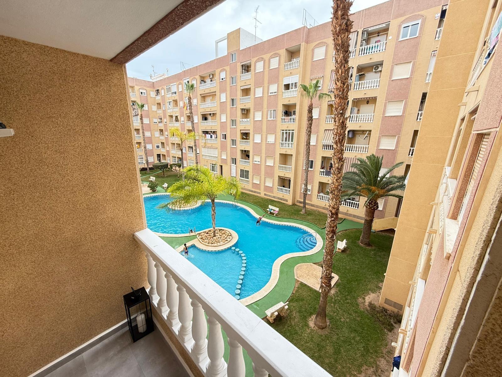 Appartamento a Torrevieja, Alicante, Spagna 2 camere da letto, 55 mq. N° 184394