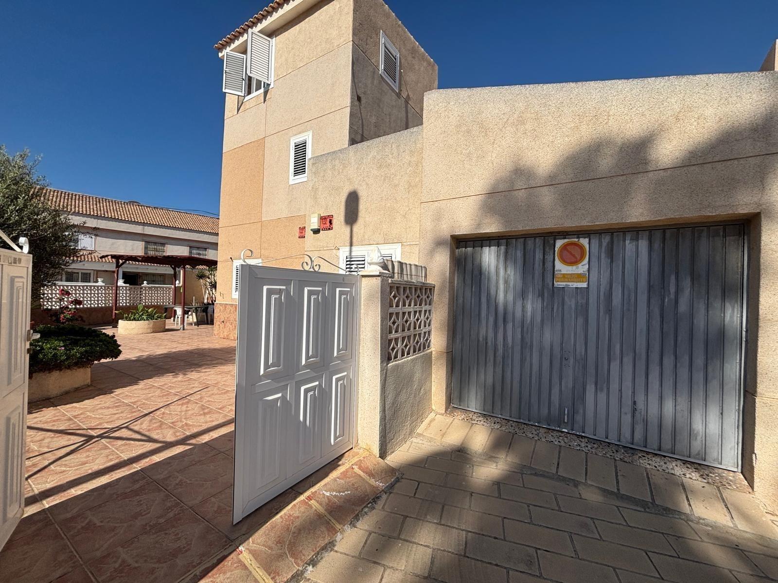 Duplex in Torrevieja, Alicante, Spain 4 bedrooms, 106 sq.m. No. 181802