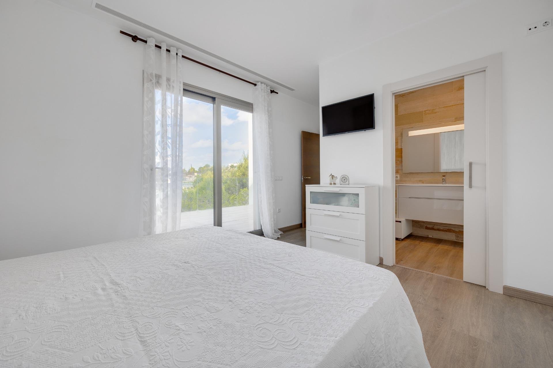 Apartamento en San Miguel de Salinas, Alicante, España 4 dormitorios, 154 m2 No. 181805