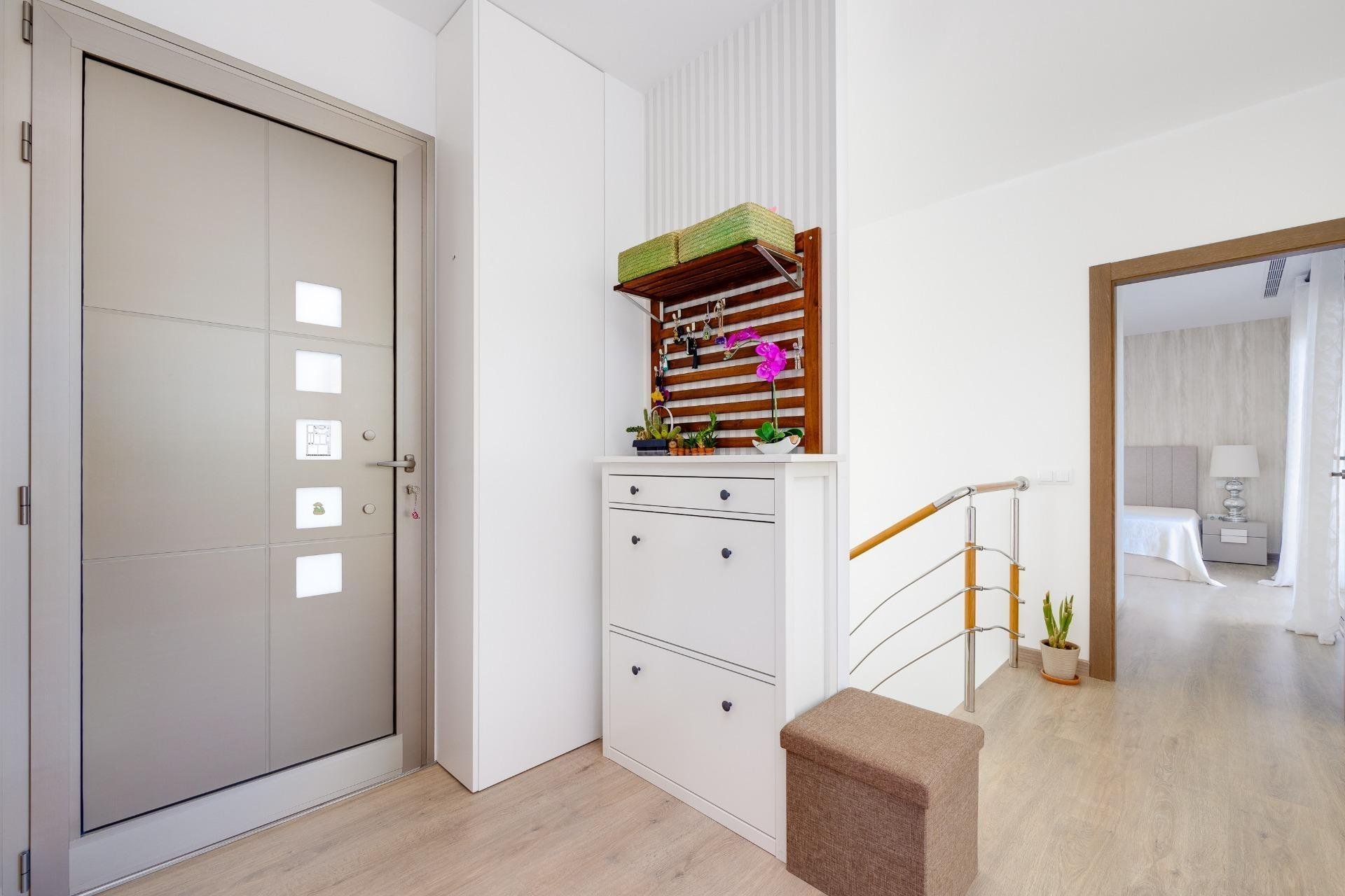 Apartamento en San Miguel de Salinas, Alicante, España 4 dormitorios, 154 m2 No. 181805