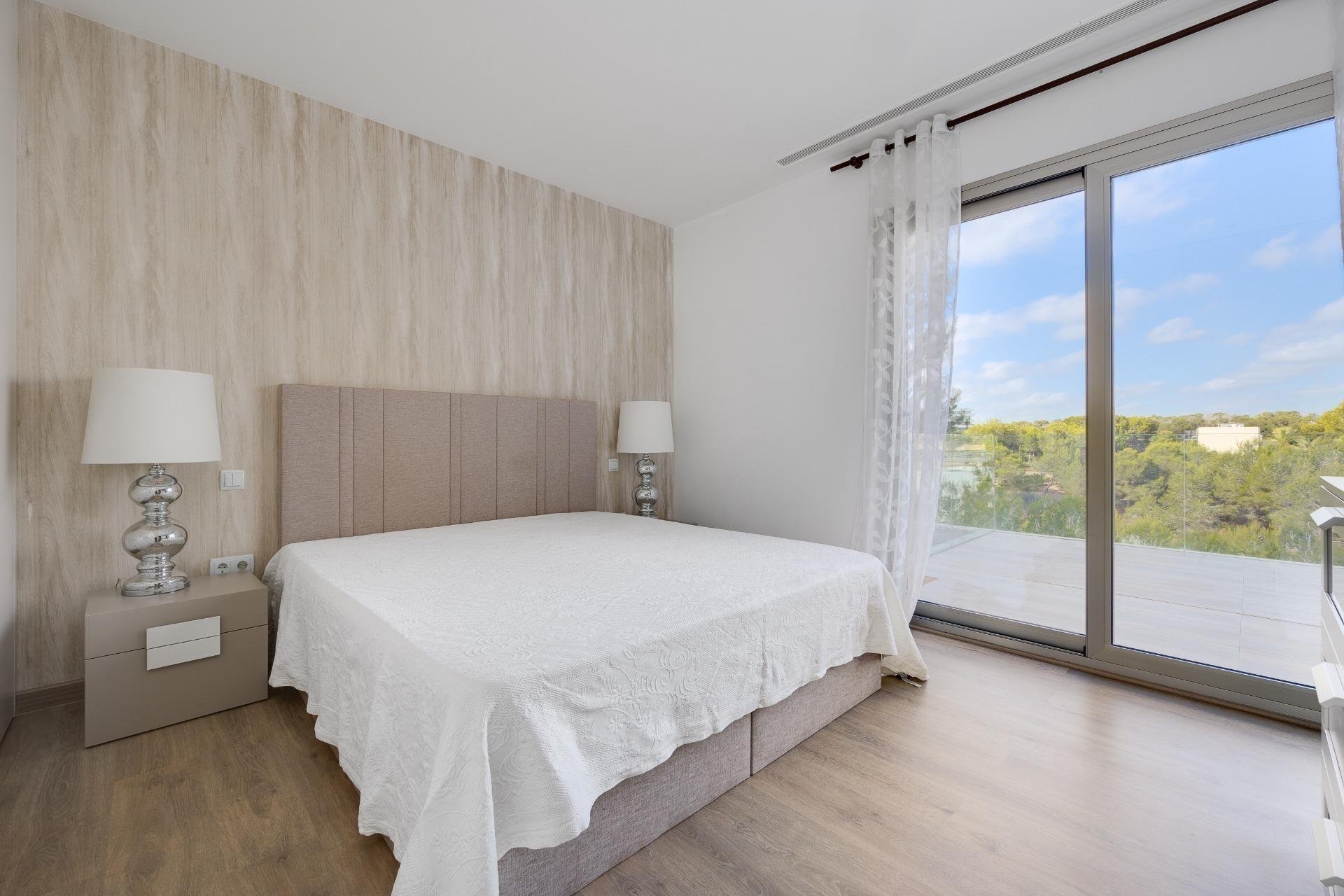 Apartamento en San Miguel de Salinas, Alicante, España 4 dormitorios, 154 m2 No. 181805