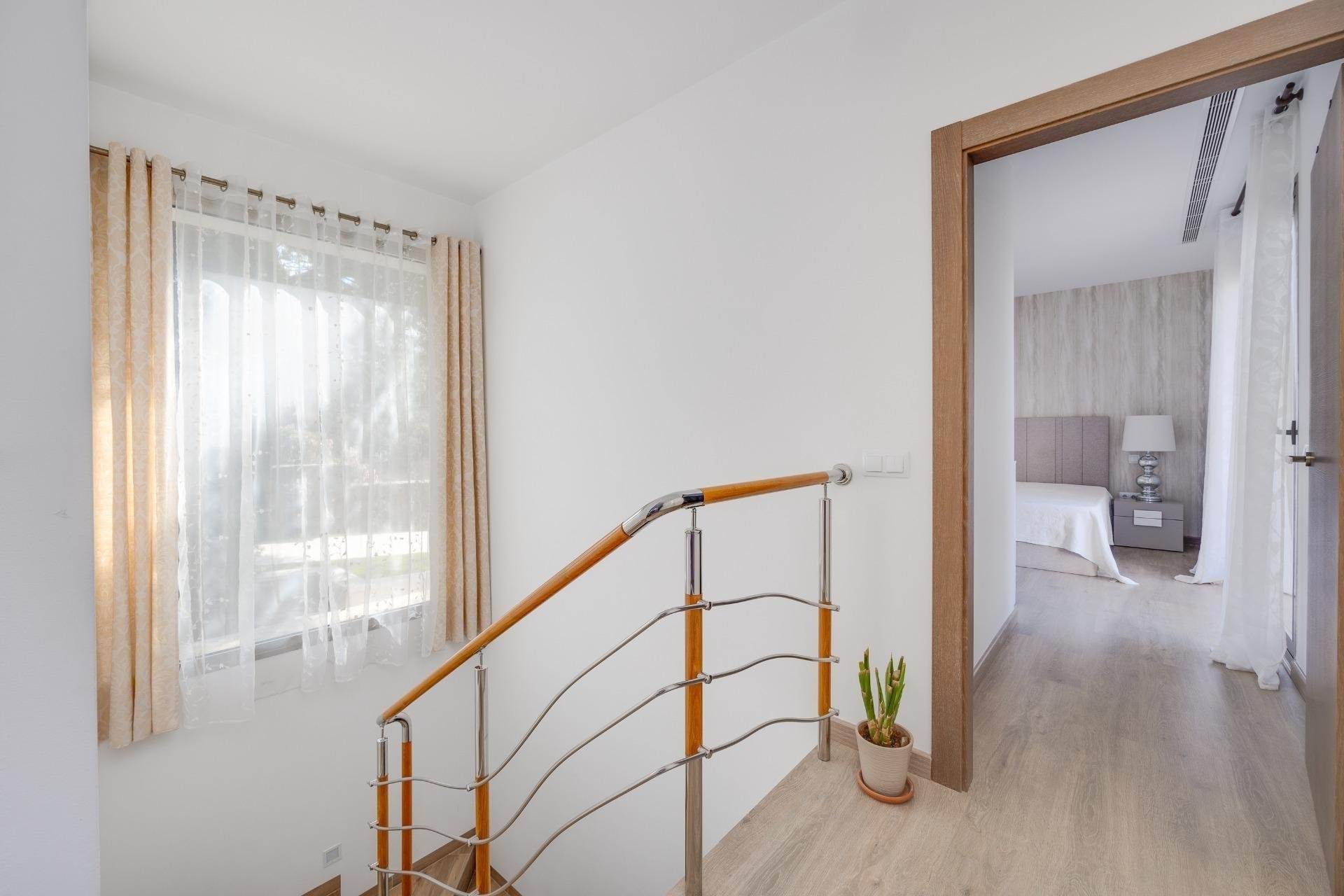Apartamento en San Miguel de Salinas, Alicante, España 4 dormitorios, 154 m2 No. 181805