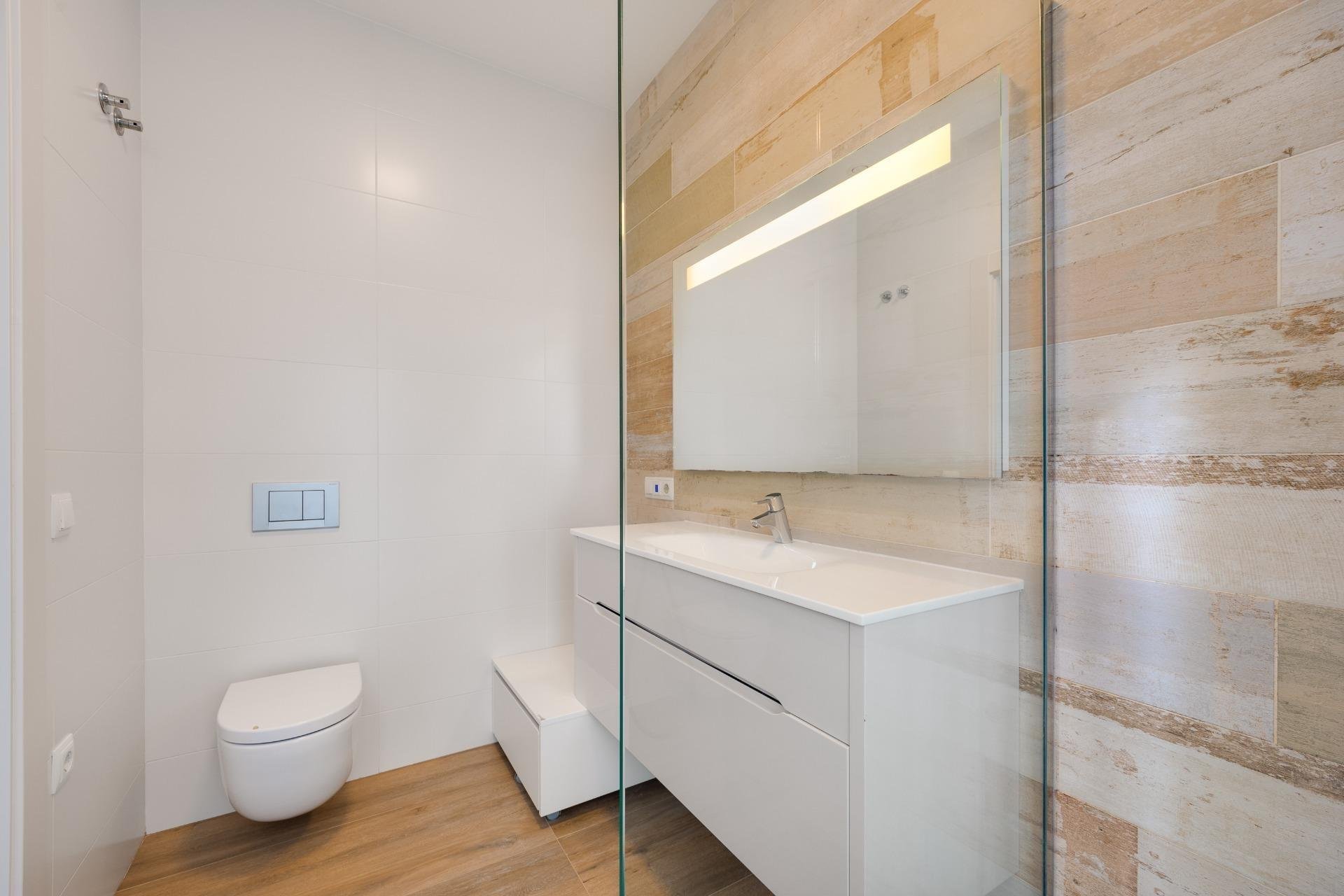 Apartamento en San Miguel de Salinas, Alicante, España 4 dormitorios, 154 m2 No. 181805