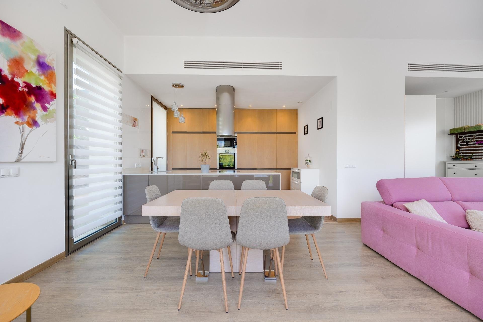 Apartamento en San Miguel de Salinas, Alicante, España 4 dormitorios, 154 m2 No. 181805