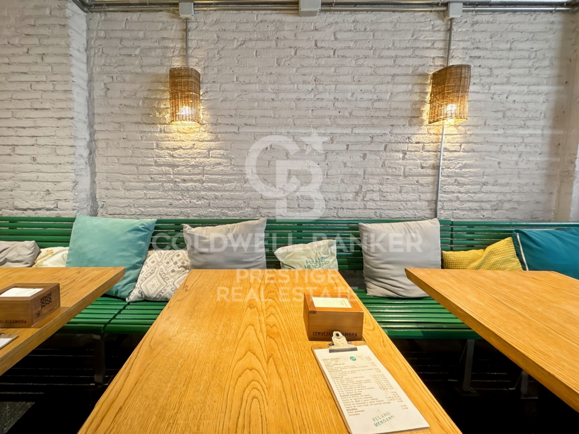 Commercial property in Barcelona, Spain 259 sq.m. No. 160519