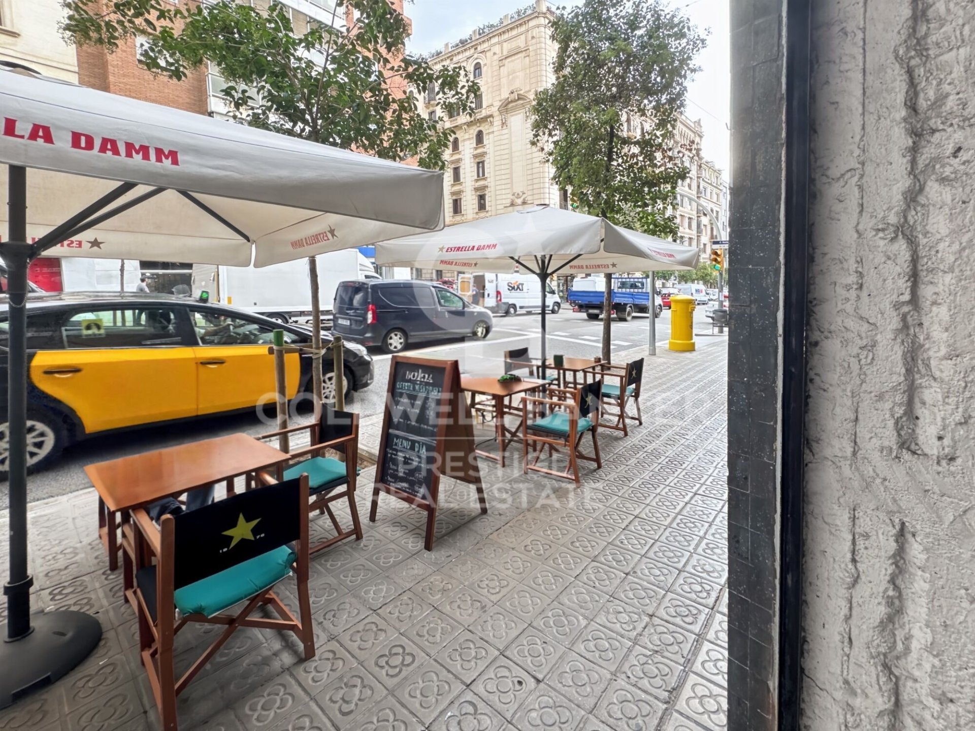 Commercial property in Barcelona, Spain 259 sq.m. No. 160519
