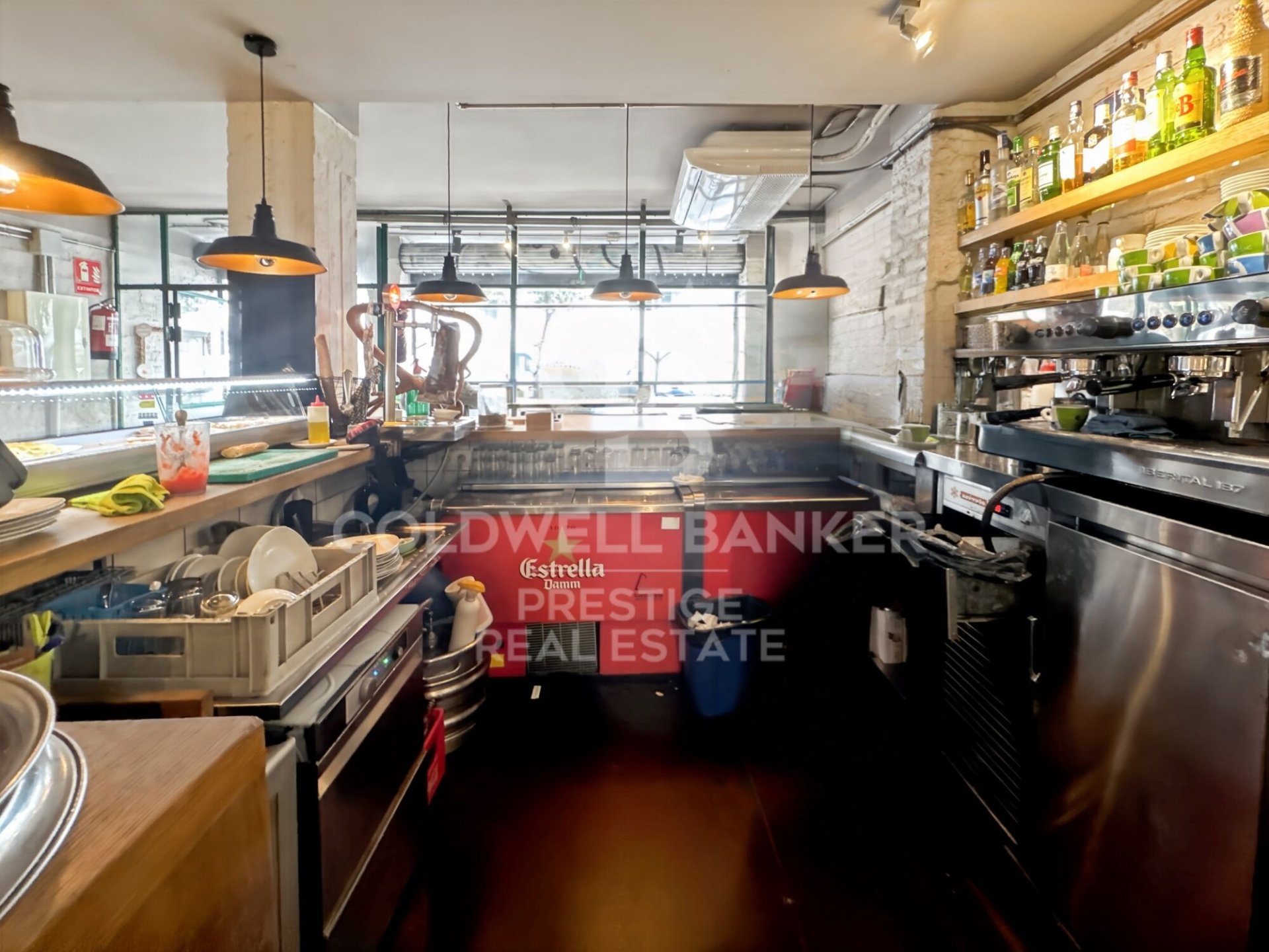 Commercial property in Barcelona, Spain 259 sq.m. No. 160519