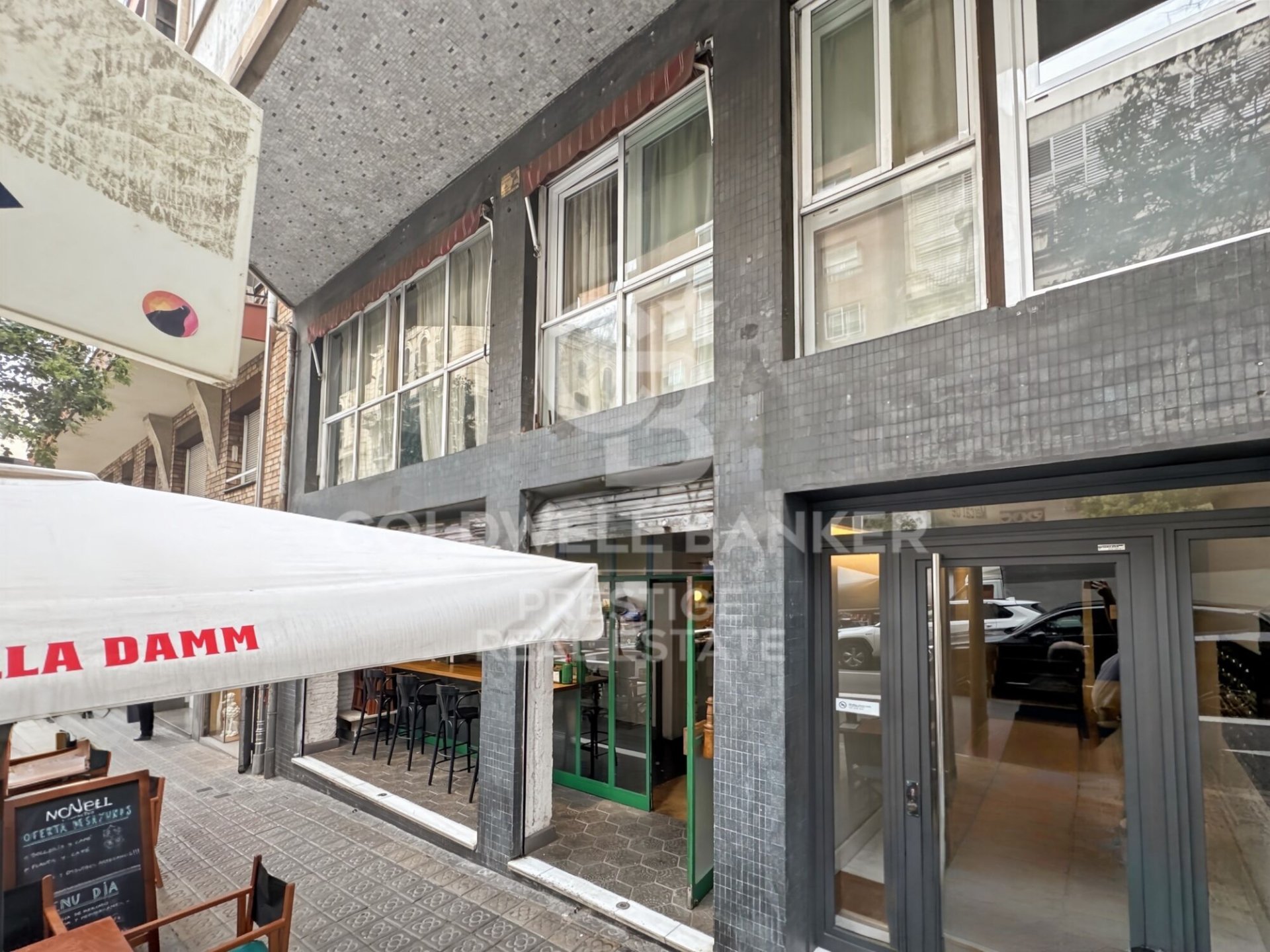 Commercial property in Barcelona, Spain 259 sq.m. No. 160519