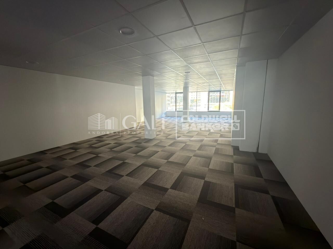 Ofiss Principado De Andorra (Ninguna Poblacion Tiene C.P.), Lleida, Spānijā 94 m2 Nr. 160520