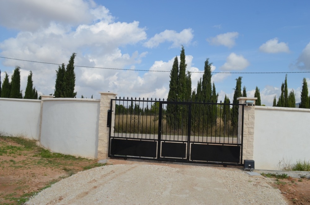 Villa in Pinoso, Alicante, Spain 4 bedrooms, 195 sq.m. No. 81030