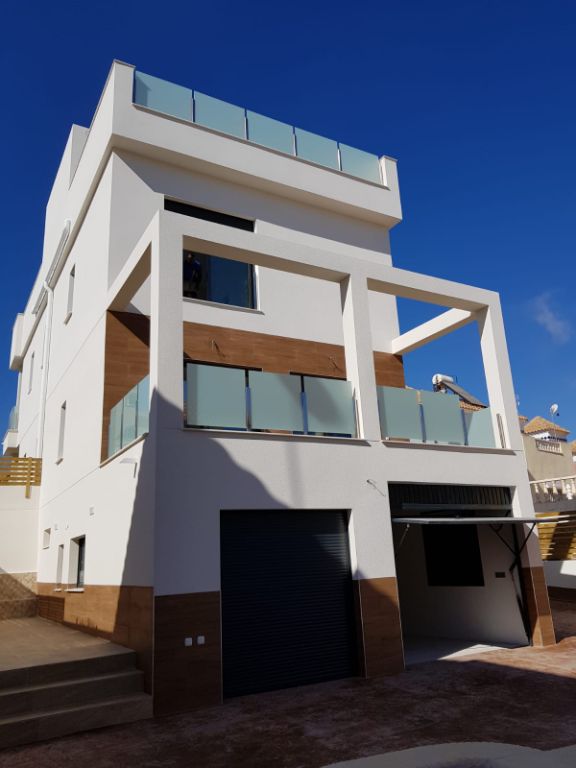 Villa in Villamartin, Alicante, Spain 4 bedrooms, 293 sq.m. No. 81035