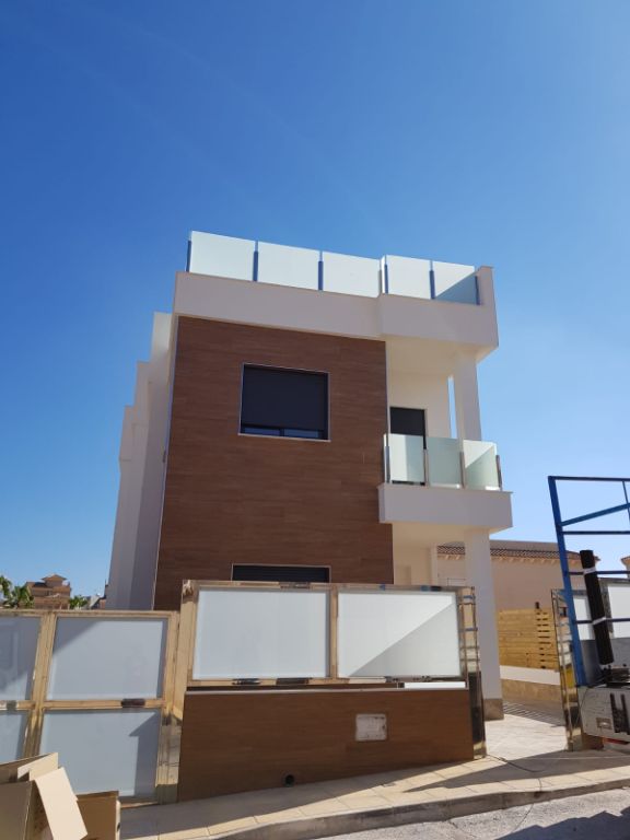 Villa in Villamartin, Alicante, Spain 4 bedrooms, 293 sq.m. No. 81035