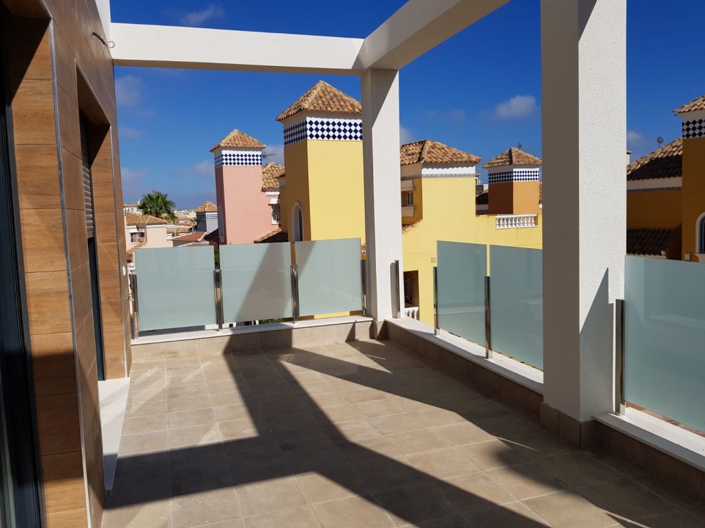 Villa in Villamartin, Alicante, Spain 4 bedrooms, 293 sq.m. No. 81035