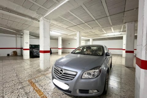 Garage à Torrevieja, Alicante, Espagne 32 m2 No. 182944