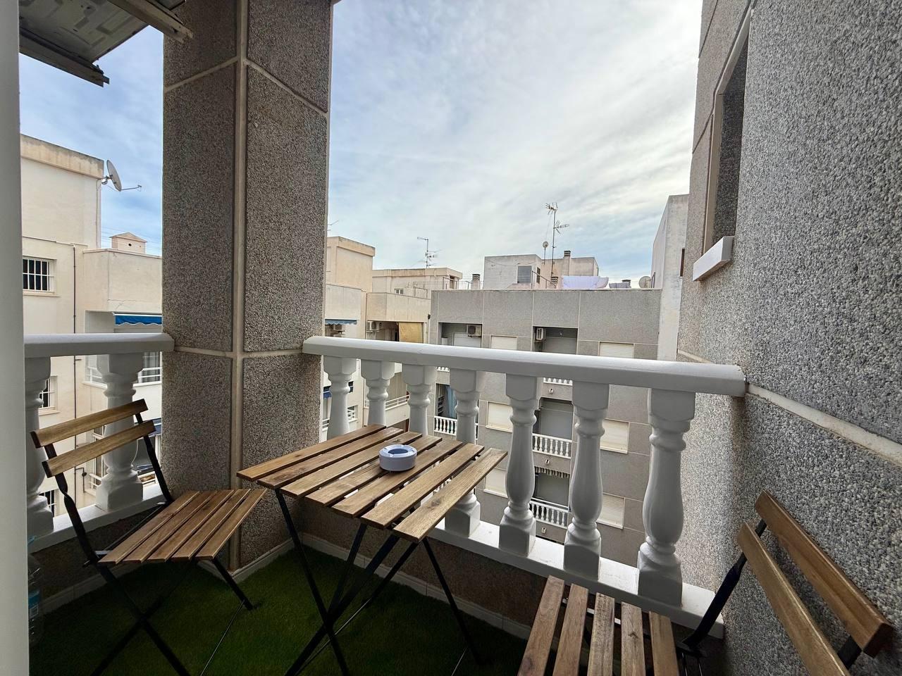 Appartamento a Torrevieja, Alicante, Spagna 1 camera da letto, 48 mq. N° 182940