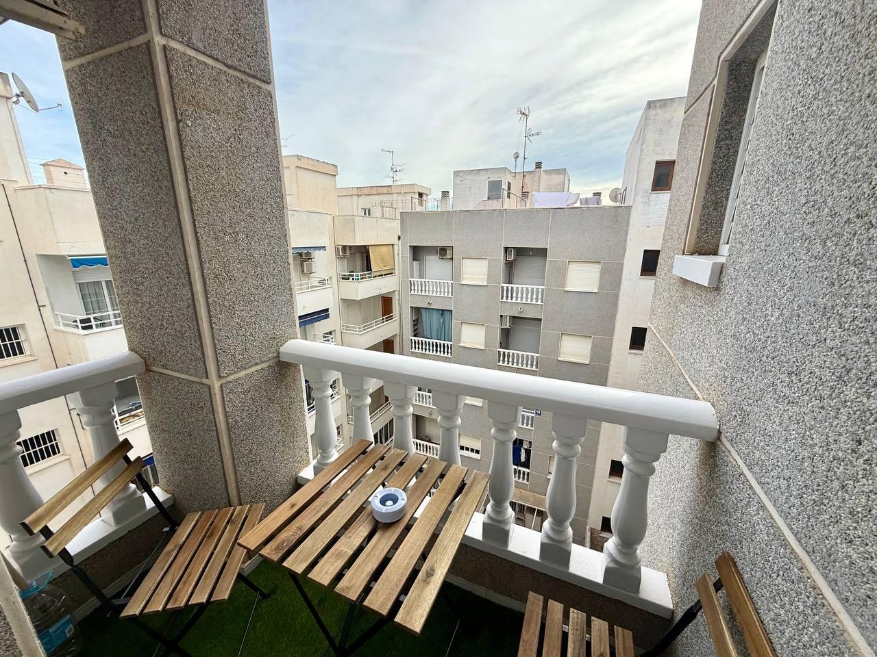 Appartamento a Torrevieja, Alicante, Spagna 1 camera da letto, 48 mq. N° 182940