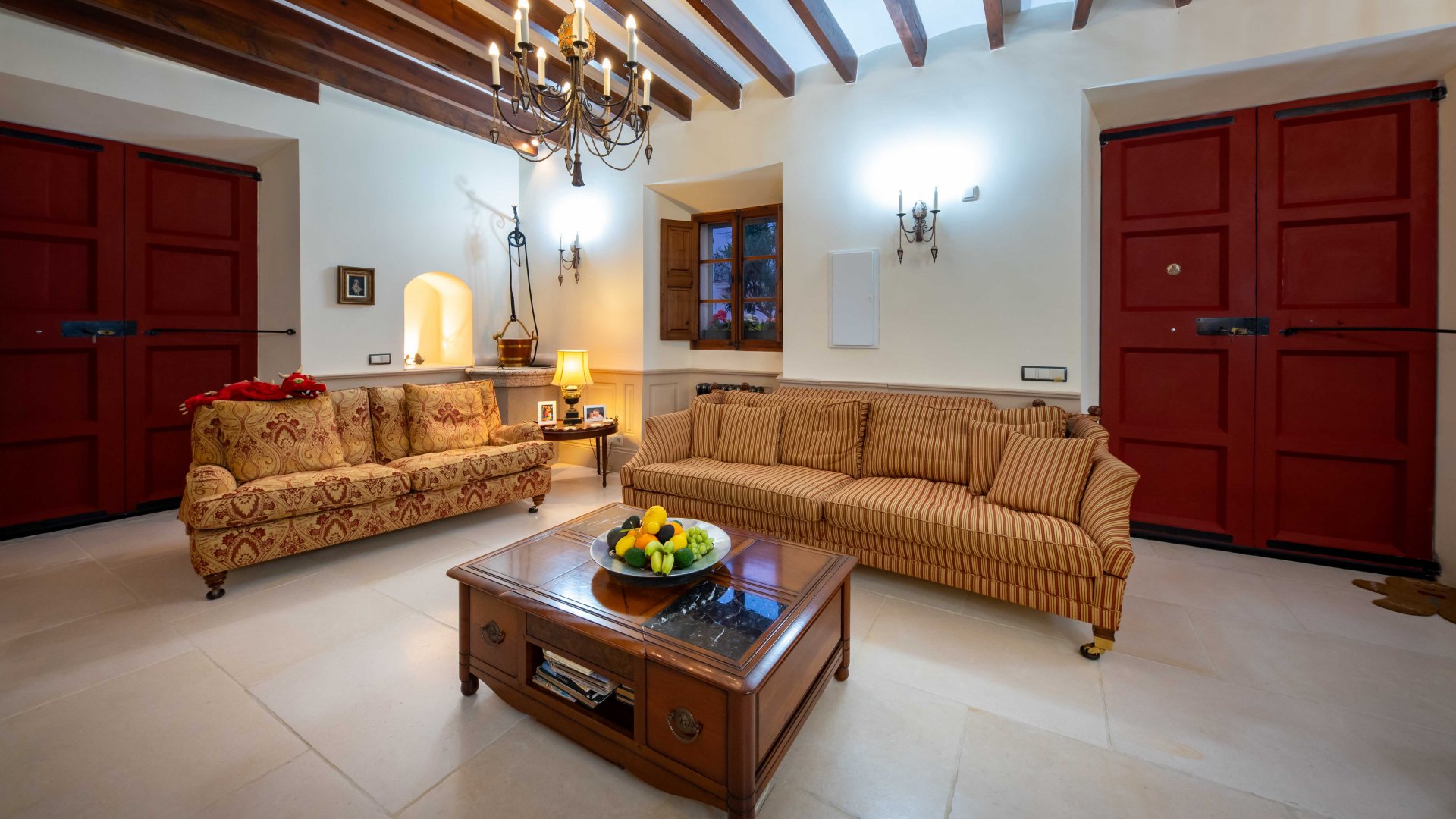 Kaupunkipientalo Calvia, Mallorca, Espanja 4 makuuhuonetta, 400 m2 No. 98002