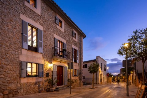 Rindu māja Calvia, Mallorca, Spānijā 4 istabas, 400 m2 Nr. 98002