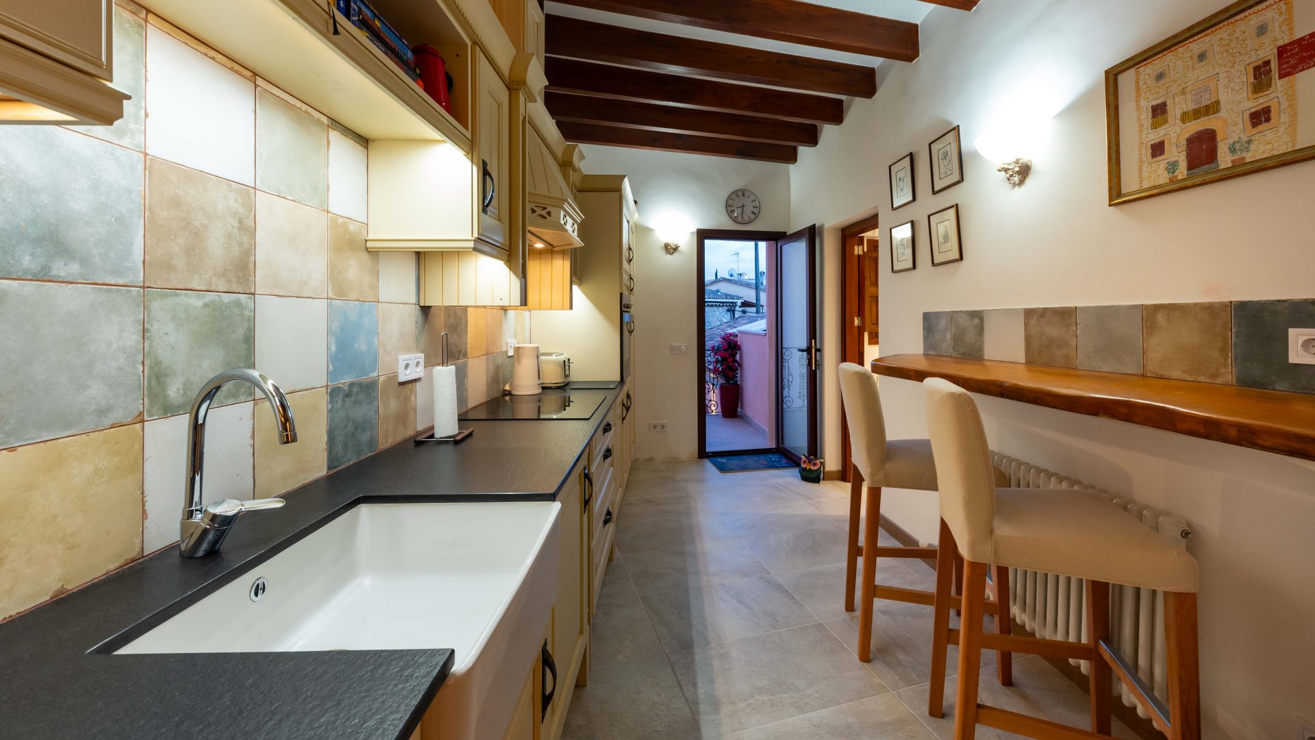 Kaupunkipientalo Calvia, Mallorca, Espanja 4 makuuhuonetta, 400 m2 No. 98002