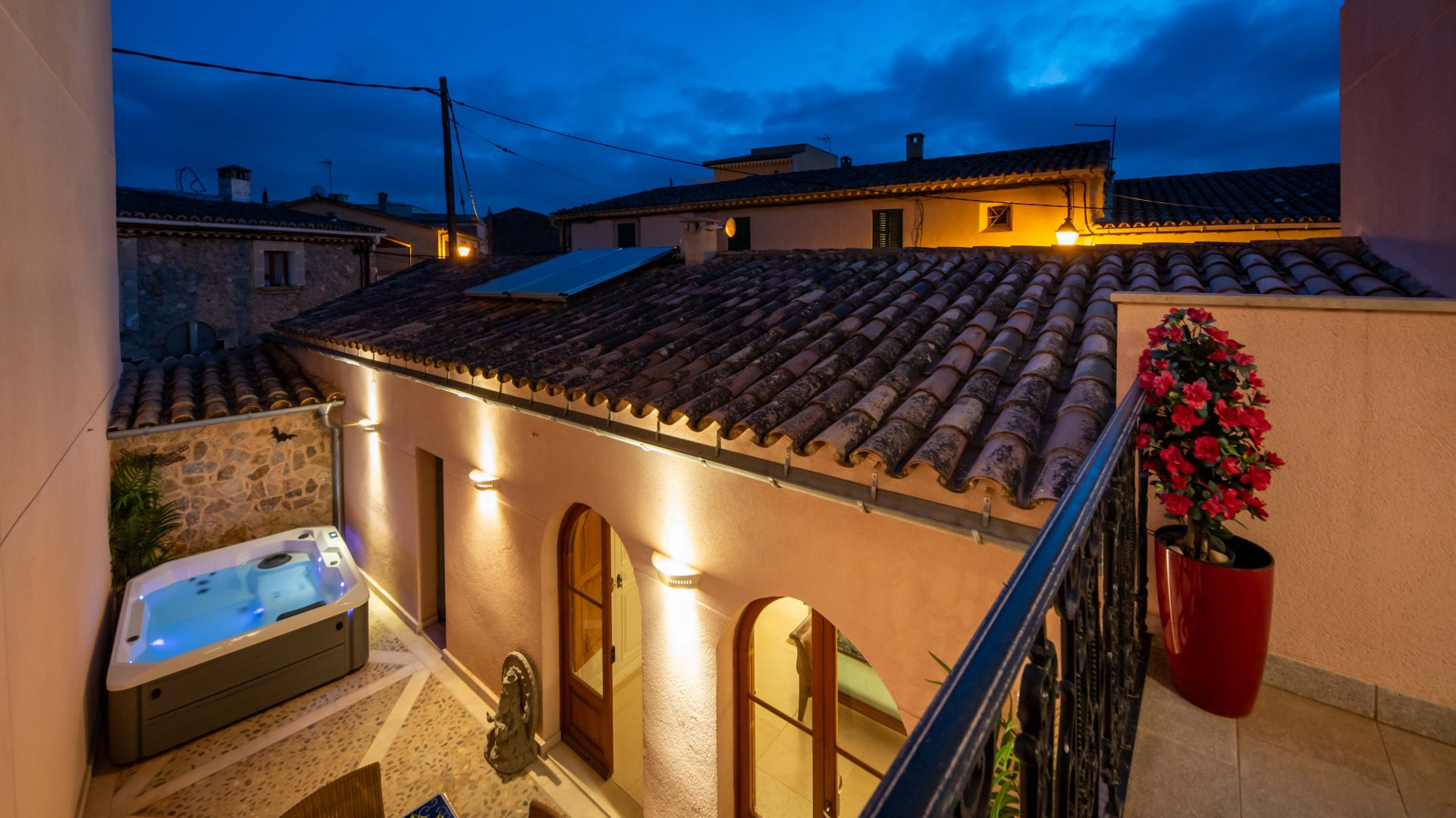 Kaupunkipientalo Calvia, Mallorca, Espanja 4 makuuhuonetta, 400 m2 No. 98002