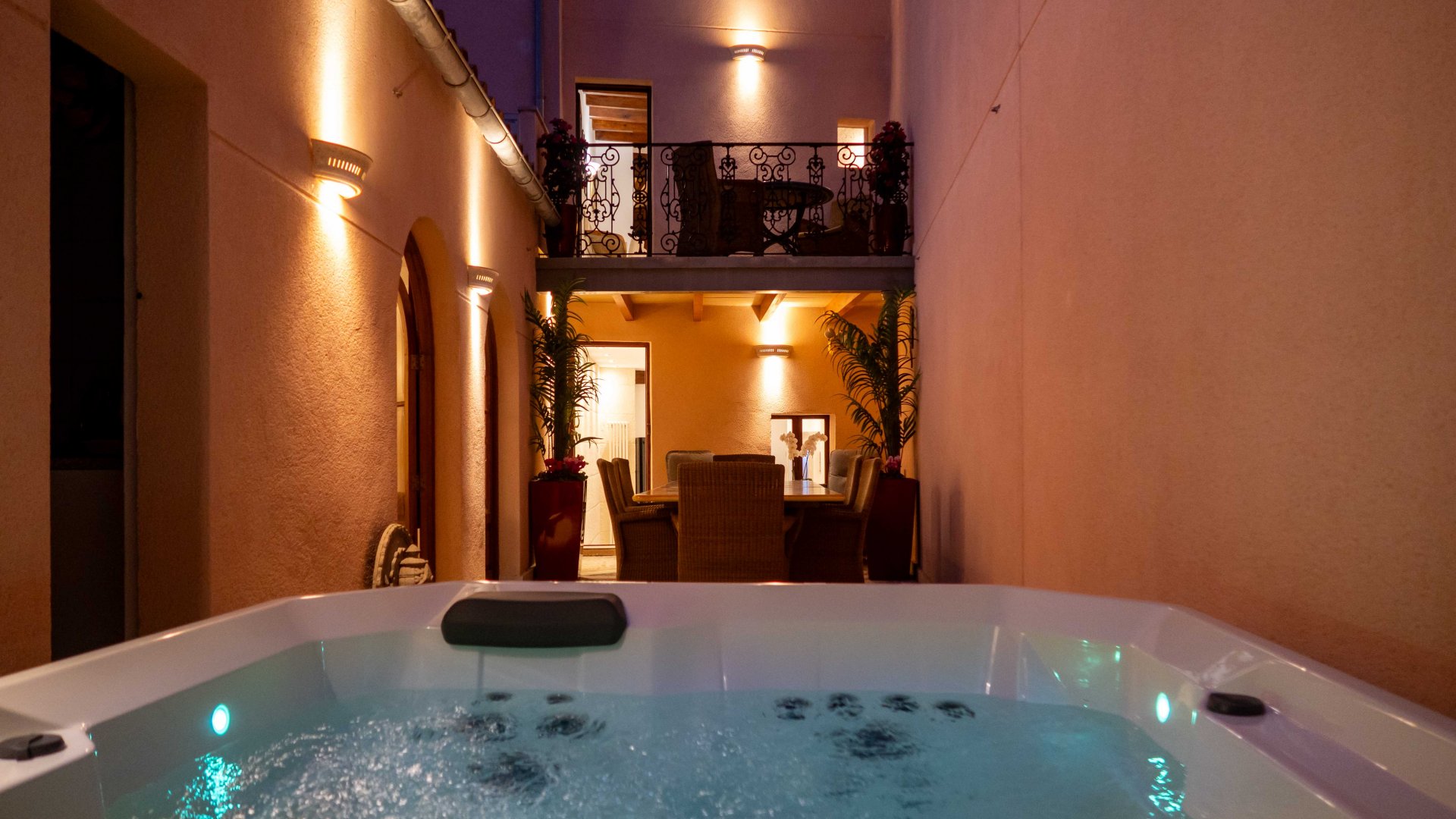 Kaupunkipientalo Calvia, Mallorca, Espanja 4 makuuhuonetta, 400 m2 No. 98002