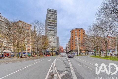 Oficina en Bilbao, Vizcaya, España 3 dormitorios, 53 m2 No. 192141