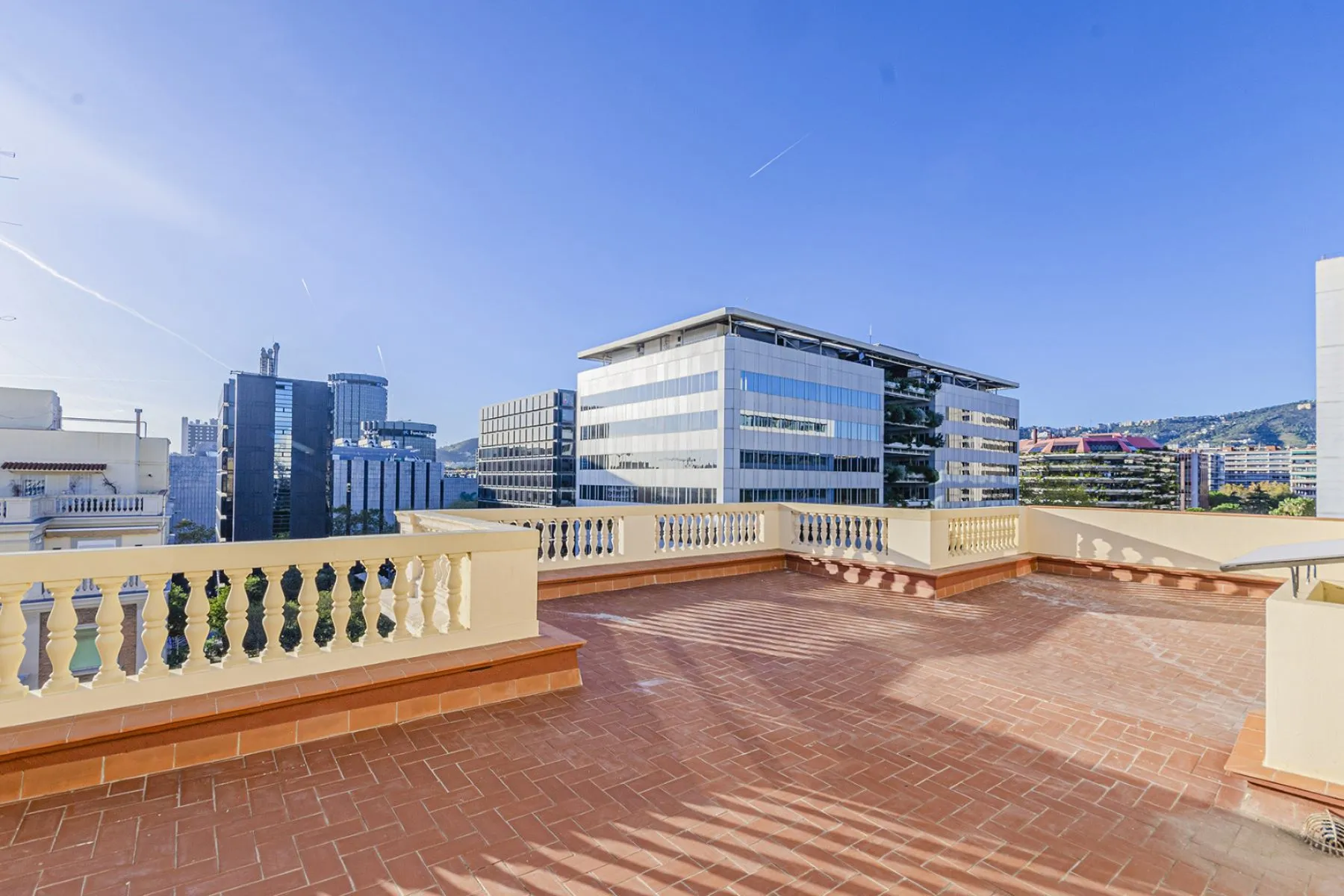 Квартира в Барселона, Испания 4 спальни,  №141135