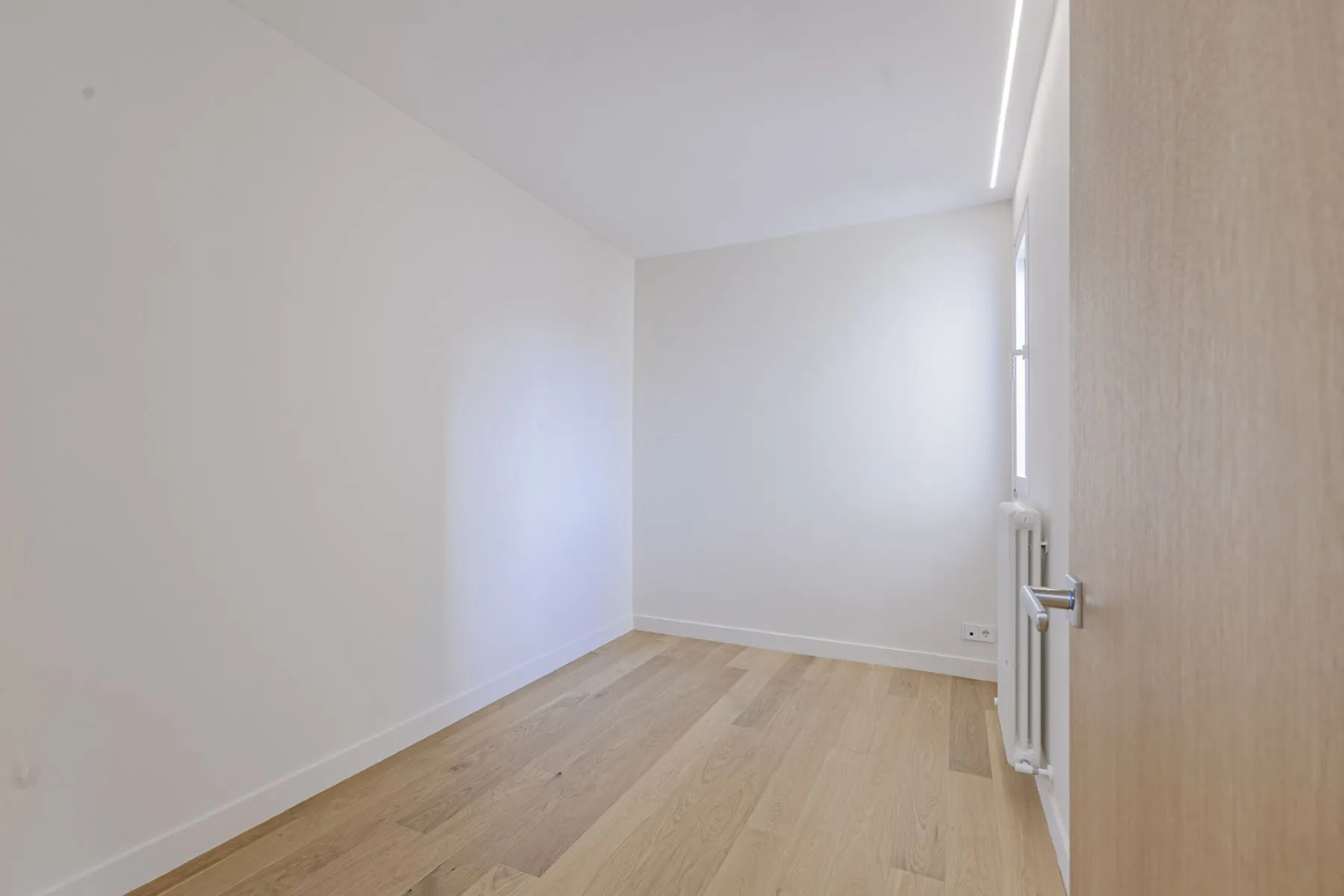Квартира в Барселона, Испания 4 спальни,  №141135