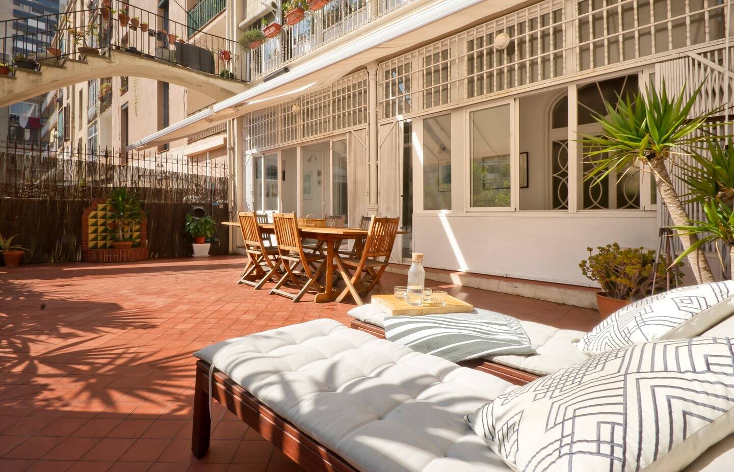 Apartment à Barcelona, Espagne 4 chambres,  No. 141133