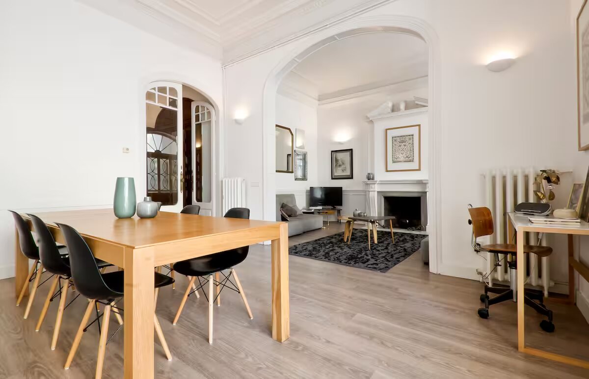 Apartment à Barcelona, Espagne 4 chambres,  No. 141133