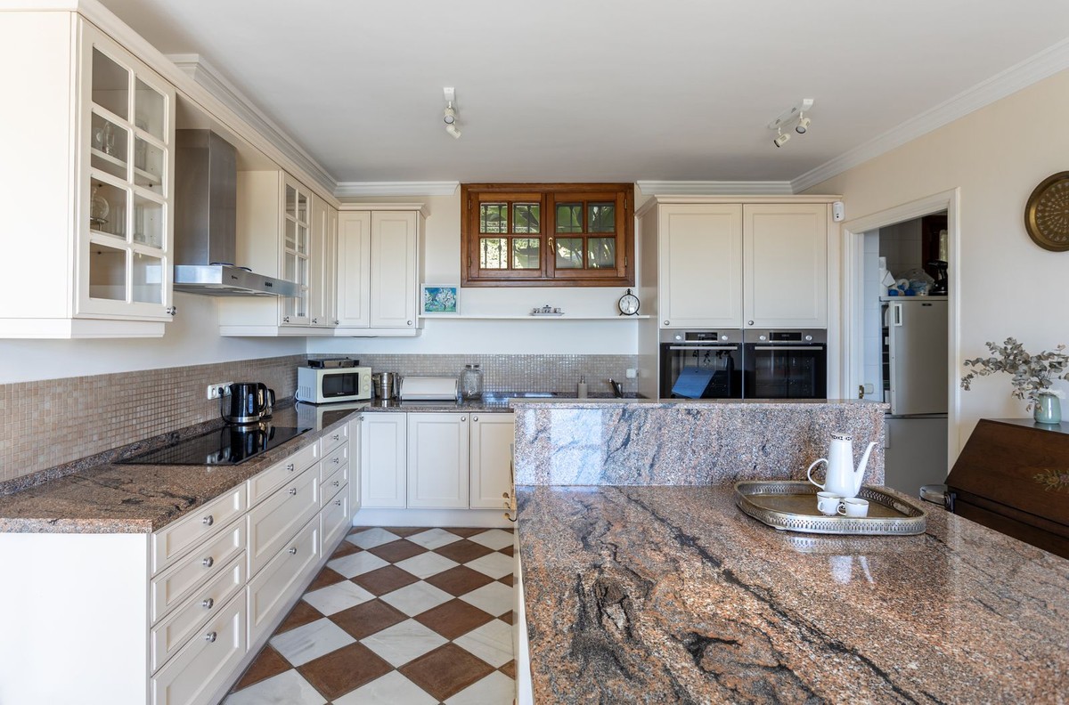 Huvila El Madronal, Malaga, Espanja 7 makuuhuonetta, 1050 m2 No. 195216