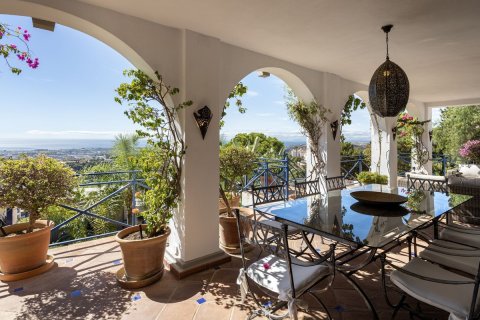 Villa i El Madronal, Malaga, Spanien 7 sovrum, 1050 kvm. Nr. 195216