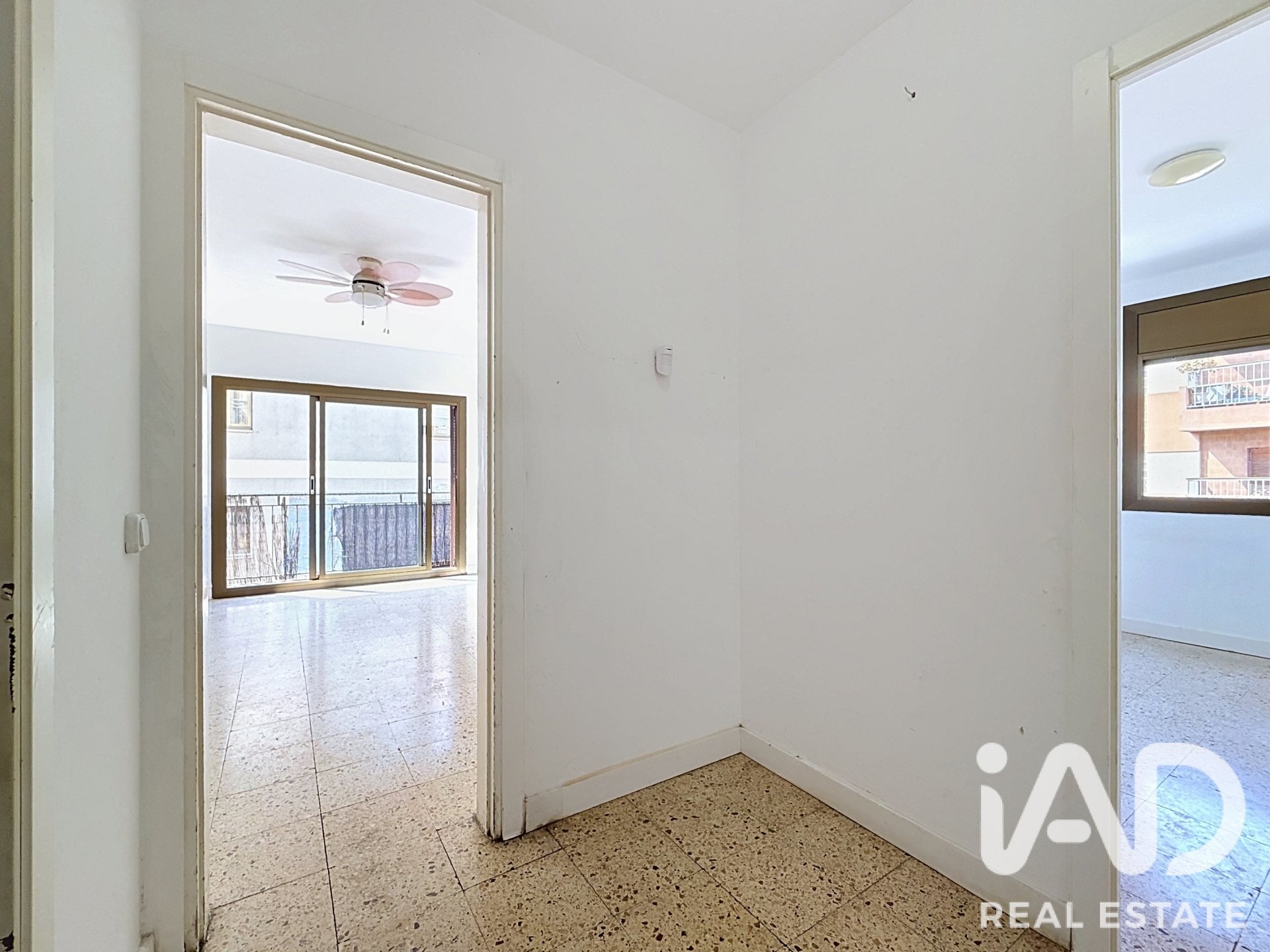 Huoneisto Vilanova i la Geltru, Barcelona, Espanja 4 makuuhuonetta, 91 m2 No. 193537