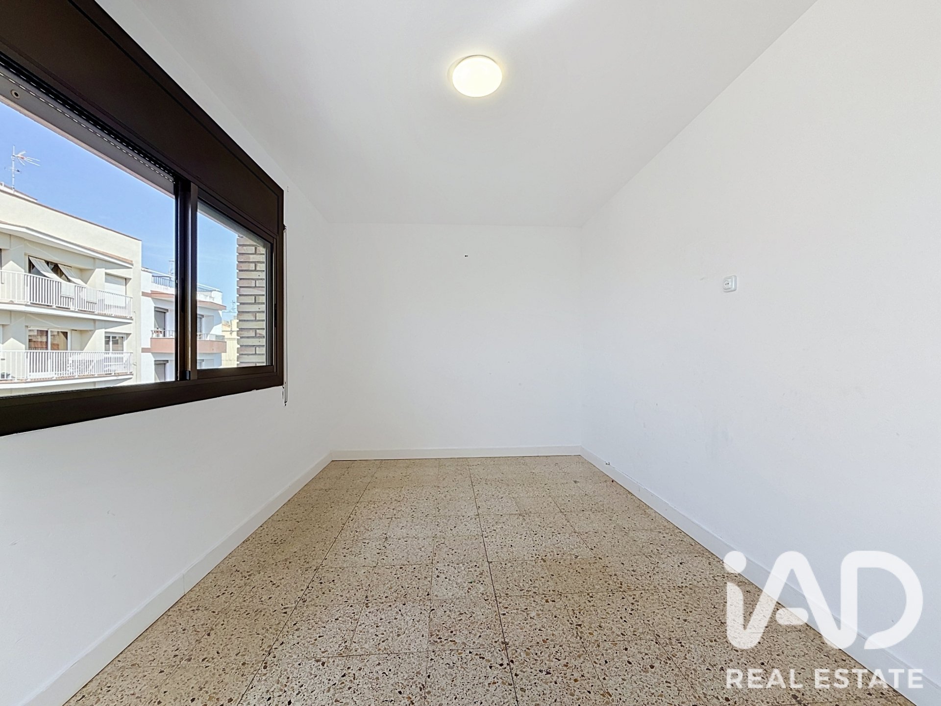 Huoneisto Vilanova i la Geltru, Barcelona, Espanja 4 makuuhuonetta, 91 m2 No. 193537