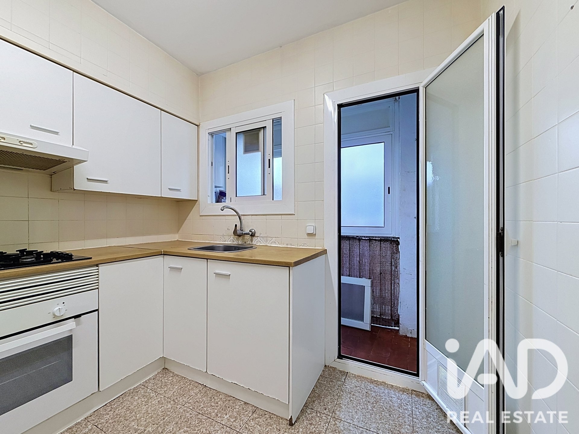 Huoneisto Vilanova i la Geltru, Barcelona, Espanja 4 makuuhuonetta, 91 m2 No. 193537